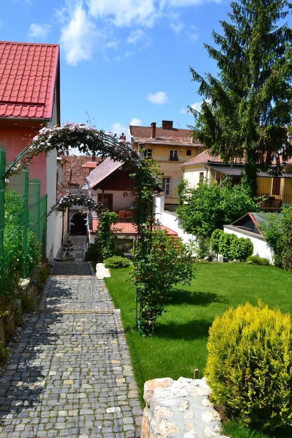 Апарт отель Casa Veche Брашов Экстерьер фото